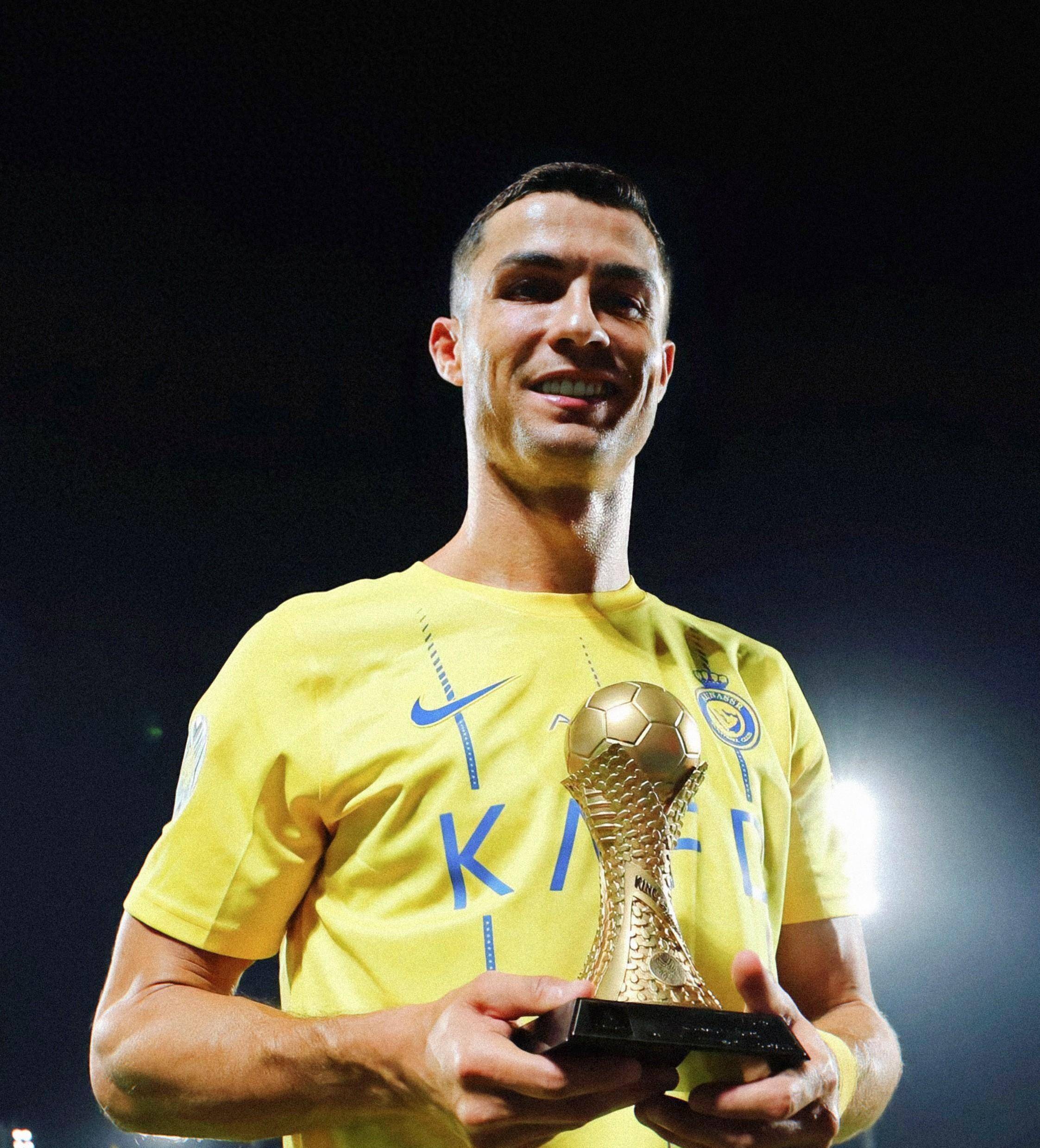 天空体育：纽卡7500万欧+500万欧浮动正式报价谢什科