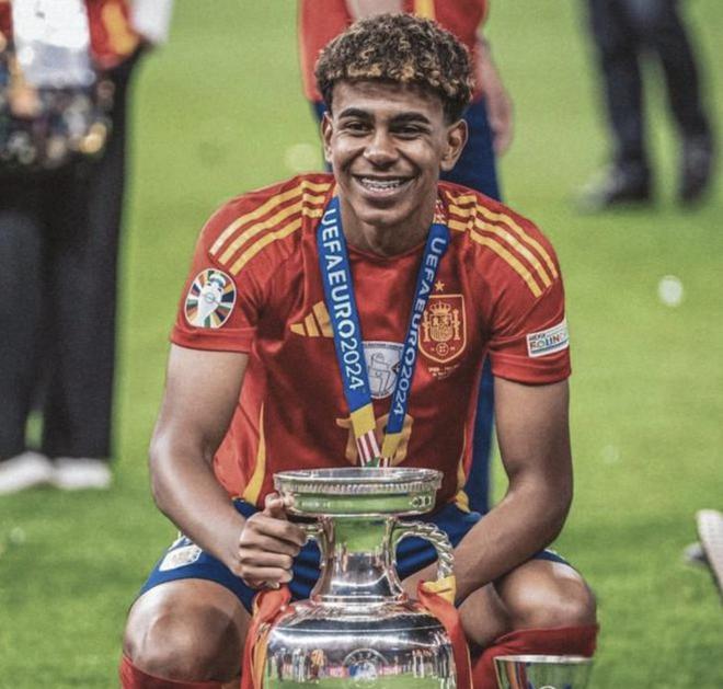 足球中超重金投入青训，多所足球学校开建